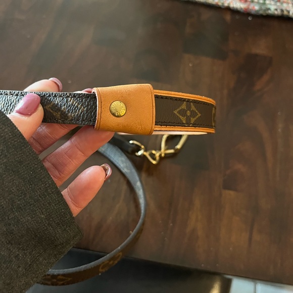 Brand new in box Louis Vuitton dog leash - Picture 3 of 5